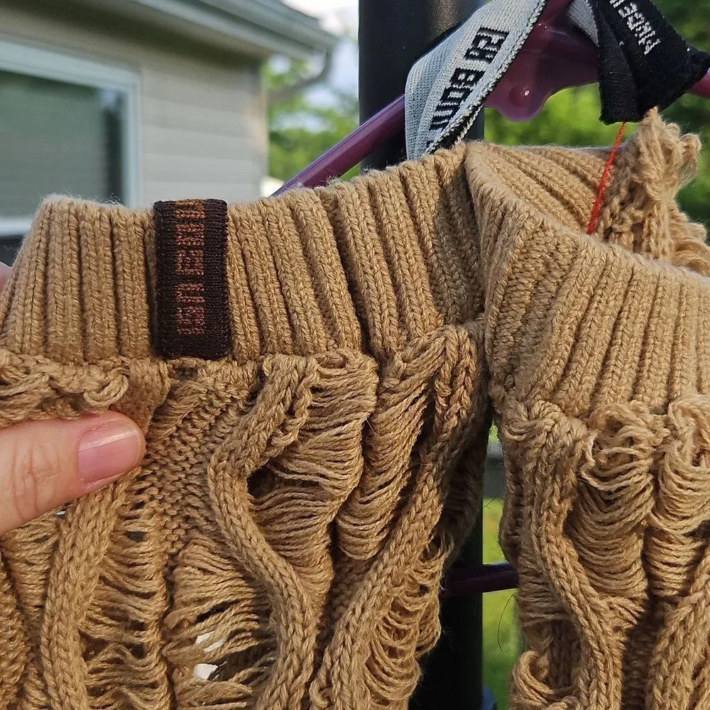 Isa Boulder Fudgy Leg Warmers Sand M-L SSENSE NWT